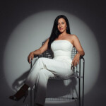 Lola divertida y cercana