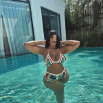 VALERIA MULATA DE LUJO