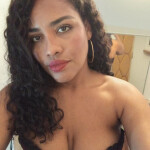 Chica mulata carismática a tu disposición