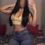 Una mujer hermosa muy cariñosa