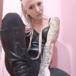 Lilith - Hola chicos ¿qué tal estáis?. Soy Lili una chica española. Soy simpática cercana y con un c