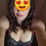Y nueva - Hola Amor soy Aicha y estoy de paso por ourense soy muy decreta cariñosa y muy si quiere p