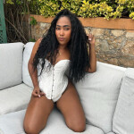 Naomy - Hola soy una chica colombiana muy y carismática. Si deseas. Estar conmigo puedes hablarme am