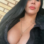 Latina elegante simpatíca y