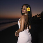 Mulata caribeña - Mulata caribeña que desborda delicadeza y cariño. Delicada y delgada con curvas su