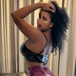 Valentina De vuelta - Hola me llamo valen soy una chica de piel morena colombiana tengo 28 años .soy