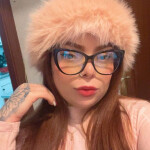 CORAL - Soy una chica pelirroja recién llegada de Colombia medellin y conocer personas soy háblame n