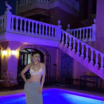 Sharon rubia colombiana muy bonita