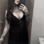 EN BADAJOZ BRUNA EXÓTICA CHICA TATUADA