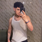 Más - !Hola a todos! Mi nombre es Gabriel. Soy un chico joven de origen latino que disfruta de una b