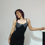 LA BRASILEÑA QUE BUSCAS CERCA DE PACHÁ .