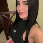 Andrea Atractiva Colombiana solo Salidas