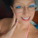 EXQUISITA LATINA MUY ESPECIAL SENCILLA ALEGRE DULCE CARIÑOSA Y HERMOSA