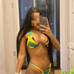 LATINA DE ESPECTA DULCE CARIÑOSA LISTA PARA LA DIVERSION