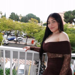 Aris venezolana con sonrisa que conecta