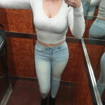 MAMA EN APURoS - SOLO SOY LA TÍPICA CHICA QUE TU PUEDAS VER POR LA CALLE Y QUE NUNCA IMAGINARIAS QUE