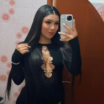 LAURA UN BOMBON LATINA QUE SABE DIVERTIRSE