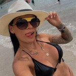 Martina R - Tienes una belleza que llama la atención de inmediato pero lo que más destaca es tu eleg