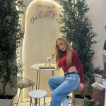 Bella bruna dulce y femenina novedad en Madrid