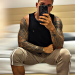 Andrés tatuado disponible