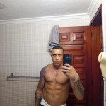 MORENO VENEZOLANO DE OJOS CLAROS 24H