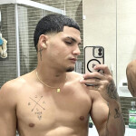 Bad boy - Thiago chico con mirada muy también con muy nunca antes vista atiendo a solo mujeres y par