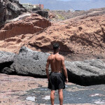 O - Joven con buena me encuentro en la zona de adeje NO TENGO SITIO me desplazo a domicilio mis son 