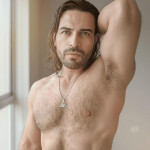 VICTOR ACOMPAÑANTE MASCULINO