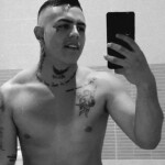 Colombiano esperando por ti