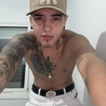 Trigueño joven . colombiano en Barcelona.