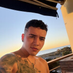 Serio varonil delgado colombiano paisa con buen cuerpo