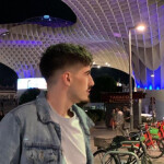 Hetero curioso - Hola que tal soy un de 21 años me llamó Máximo chico español delgado Atlético 1 93 