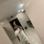 Hola Soy Damián tengo 23 años LATINO RECIÉN LLEGADO