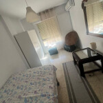 HABITACIÓN ALQUILER PARA CHICAS DE BUENOS MODALES AMBIENTE FAMILIAR TV con NETFLIX MÁLAGA CAPITAL
