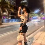 LATINA HERMOSA Y RASGOS 25 AÑOS