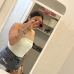 Catalina chica española con raíces latinas y dulce