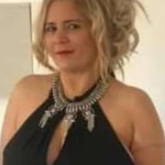 SOY UNA SEVILLANA TU DULCE CALUROSA MI MUNDO DE