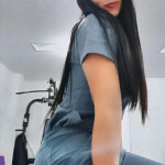 Jovencita en la palma