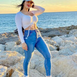 COLOMBIANA EN BUSCA DE DIVERSION