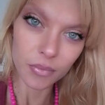 Novedad Universitaria Rubia