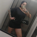 Rosalia impresionante chica brasileña tatuada