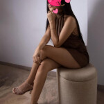 Ana chica joven maja