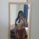 Latina - Hola amor soy latina linda venezolana.. con cuerpo de modelo y carita angelical. Muy dulce 