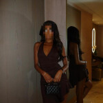 Elegancia que - Ali es una mujer que destaca sin de exagerar. Su presencia es sutil pero inolvidable