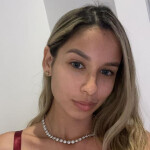 THALIA DISTINCIÓN JOVEN CON SONRISA SINCERA