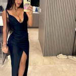 Carlota Latina - Me dicen que tengo las manos . Y la mirada. Y todo lo demás. Soy Carlota venezolana