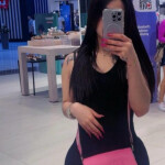 Kim mujer divertida y cariñosa