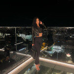 Cristal - Hola amor cómo estás? Soy cristal una chica encantadora llámame para información ven a con