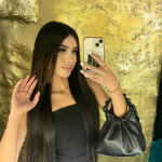 Escort - Una chica latina de 20 años y muy simpática suele tener una energía contagiosa que ilumina 