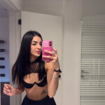 Latina flaquita - Hola amor soy Miranda una flaquita y nueva por tu zona me gusta soy cariñosa educa